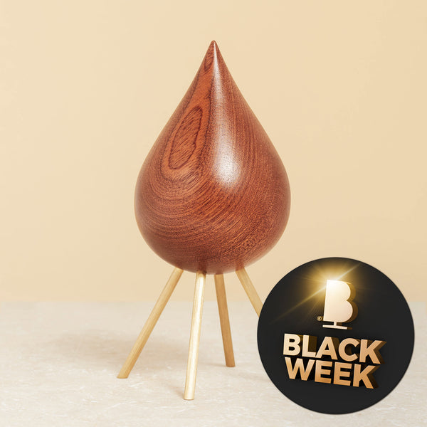 Brainchild – Träfigur – Droppe Figuren – Mahogny – Mässingfot